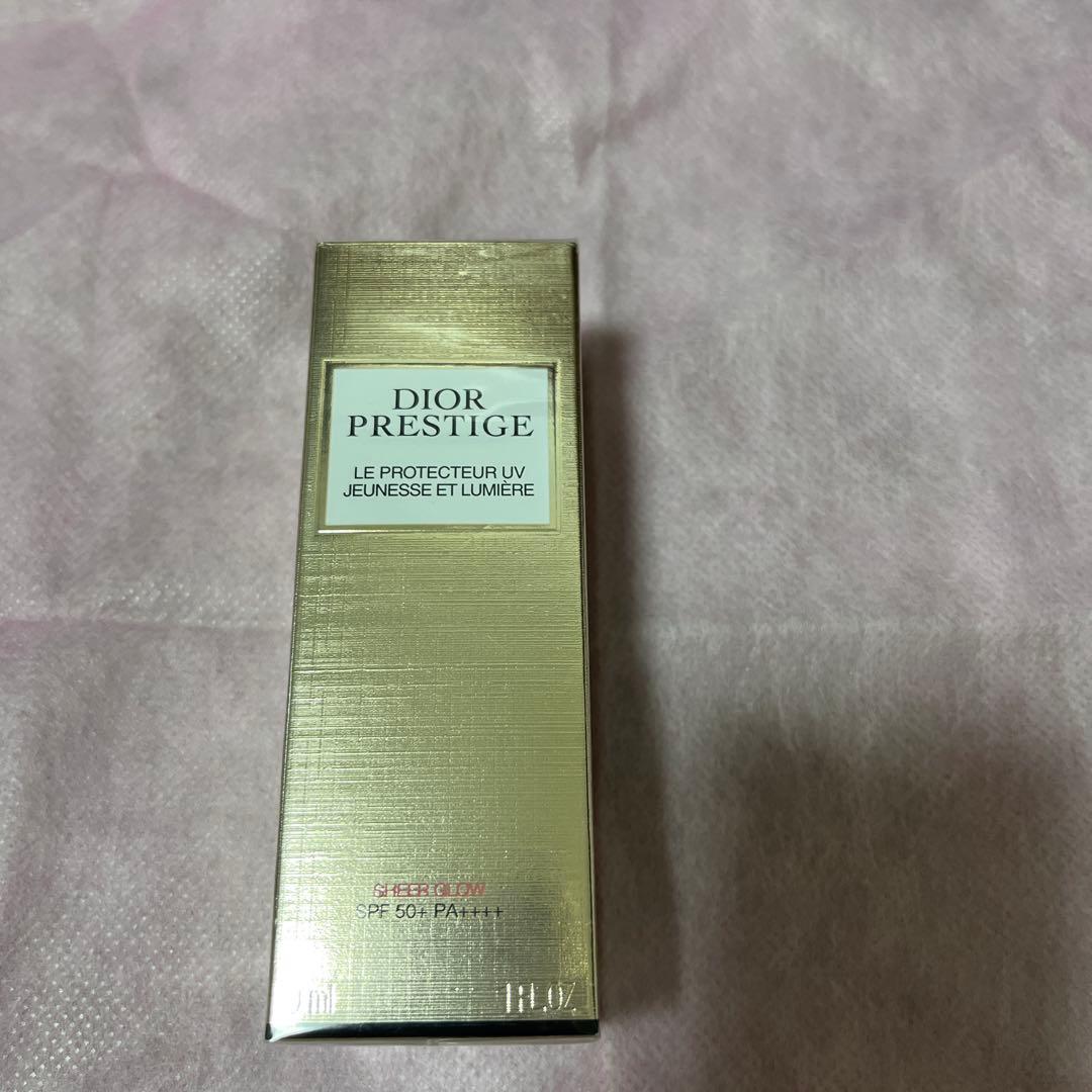 新品DIORプレステージ ホワイト　ルプロテクター ＵＶルミエール シアーグロー