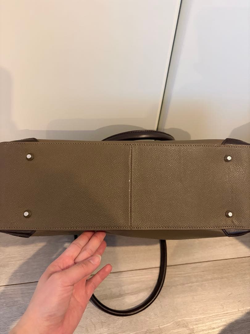 【新品未使用】ONLY ブラウンレザーの大きめトートバック