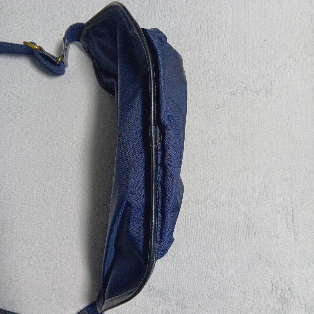 最終値下【超美品】フェリージ　ボディバッグ　ナイロン　ネイビー　斜め掛け　人気色