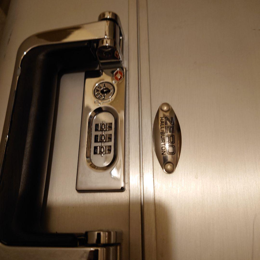 Zero Halliburton ゼロハリバートン　 6輪　２６インチ