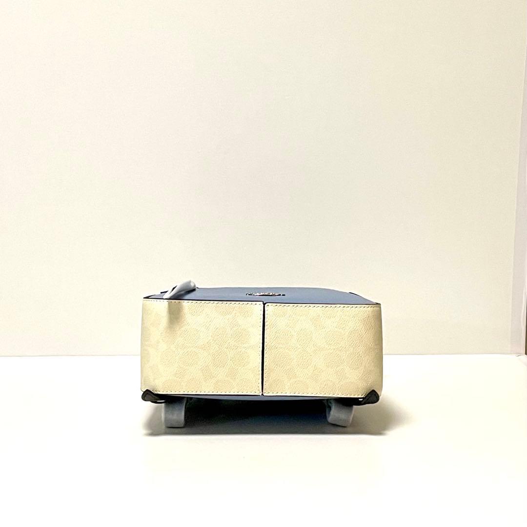 COACH シグネチャー柄 バックパック リュック　レディースC4082 新品