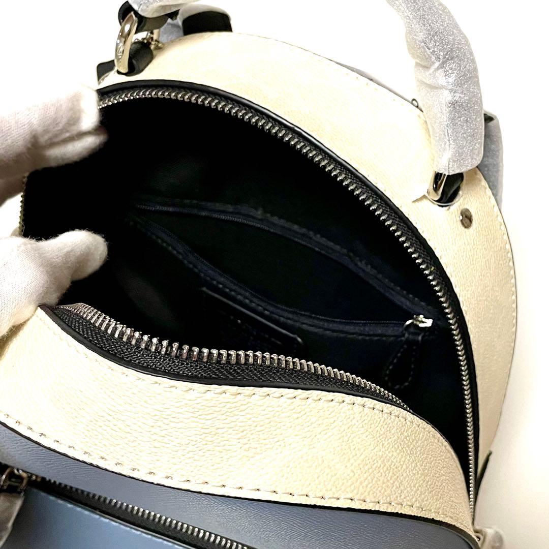COACH シグネチャー柄 バックパック リュック　レディースC4082 新品