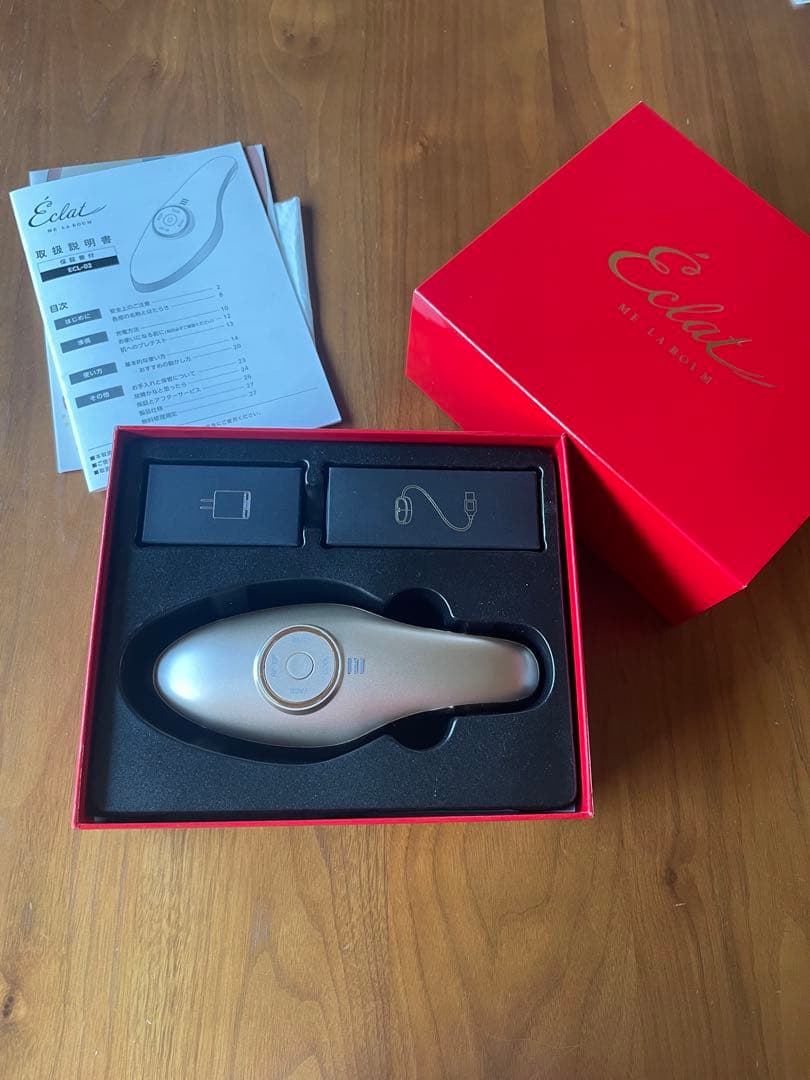 美品　動作確認済　アルコール済Eclat 美顔器 ゴールド　ME ラボンエクラ