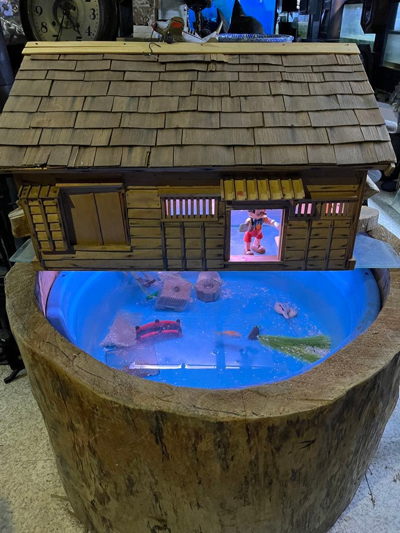 丸太の池、丸太、切り抜き丸太、金魚の池、丸太のプランター