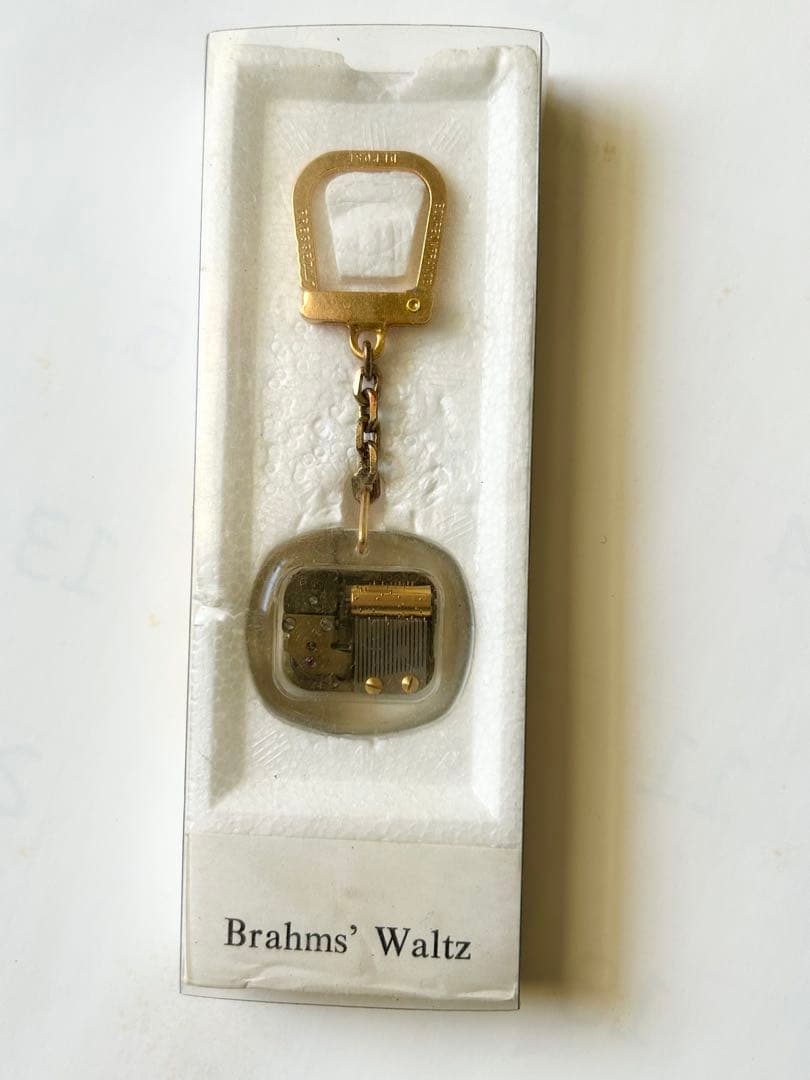 スイス製オルゴールキーホルダー