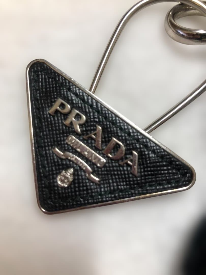 PRADA プラダ ロボット キーホルダー バッグチャーム 大型キーリング付