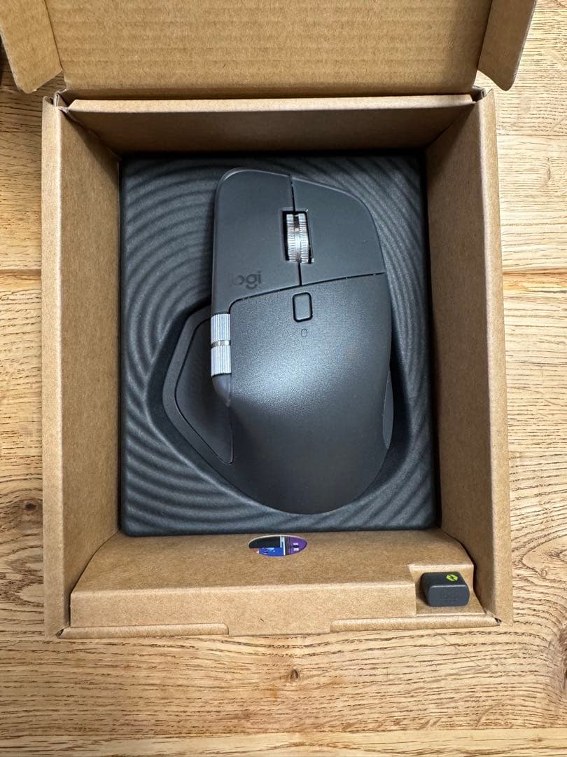ほぼ新品 ロジクール MX Master 4 マウス 使用数時間 付属品完備