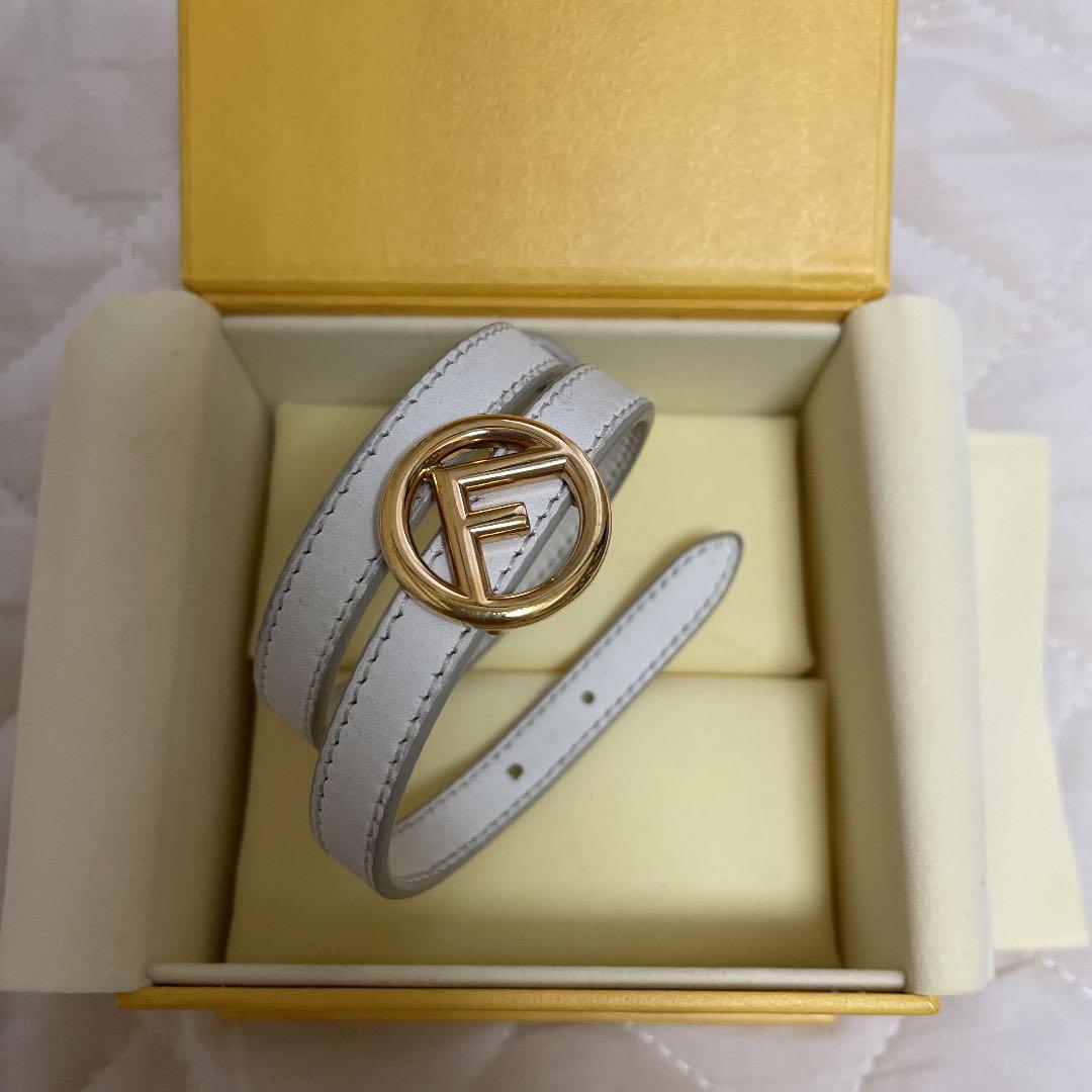 FENDI レザーブレスレット　ホワイト