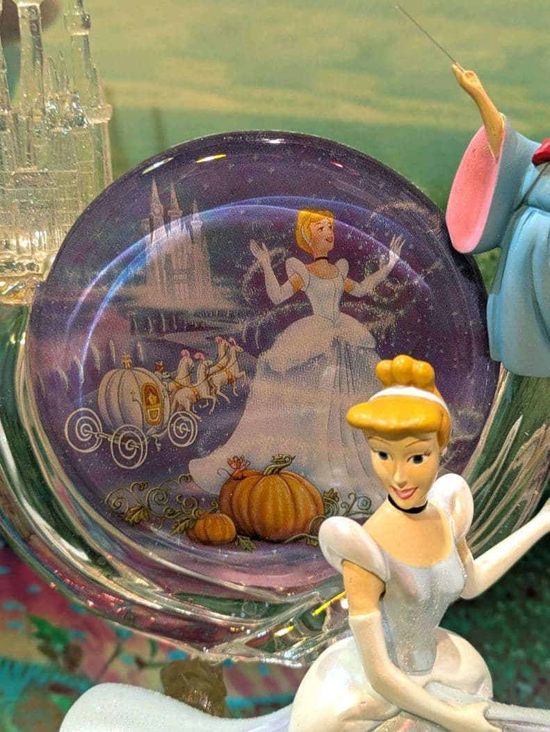 ディズニー スワーリング プリンセス　シンデレラズ・マジック・モーメント　レア