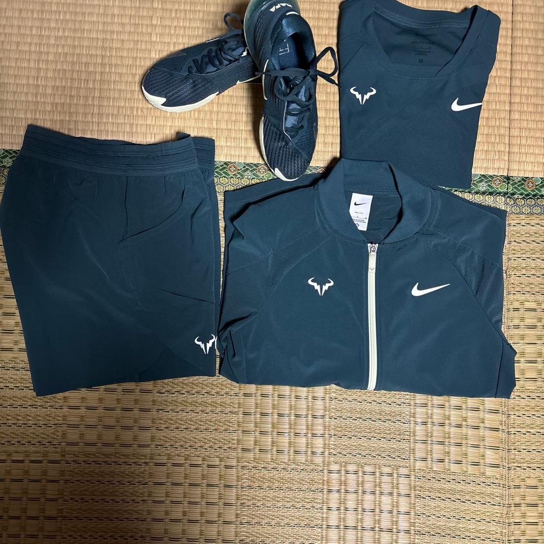 Nike ラファエル・ナダル Tシャツとショートパンツ、シューズ