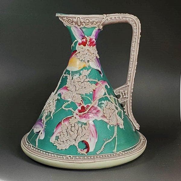 里帰り　21.5㎝　　オールドニッポン　緑蒼地一陳盛上花図紋片耳飾壷