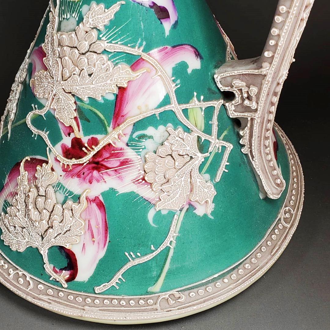 里帰り　21.5㎝　　オールドニッポン　緑蒼地一陳盛上花図紋片耳飾壷