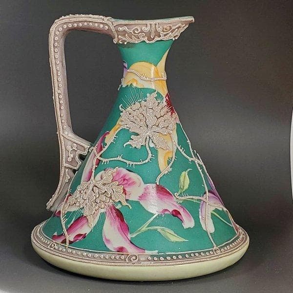 里帰り　21.5㎝　　オールドニッポン　緑蒼地一陳盛上花図紋片耳飾壷