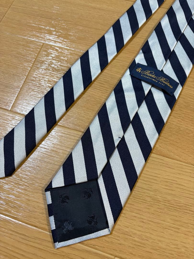 未使用　ブルックスブラザーズ　イタリア製　レジメンタルストライプ　ネクタイ