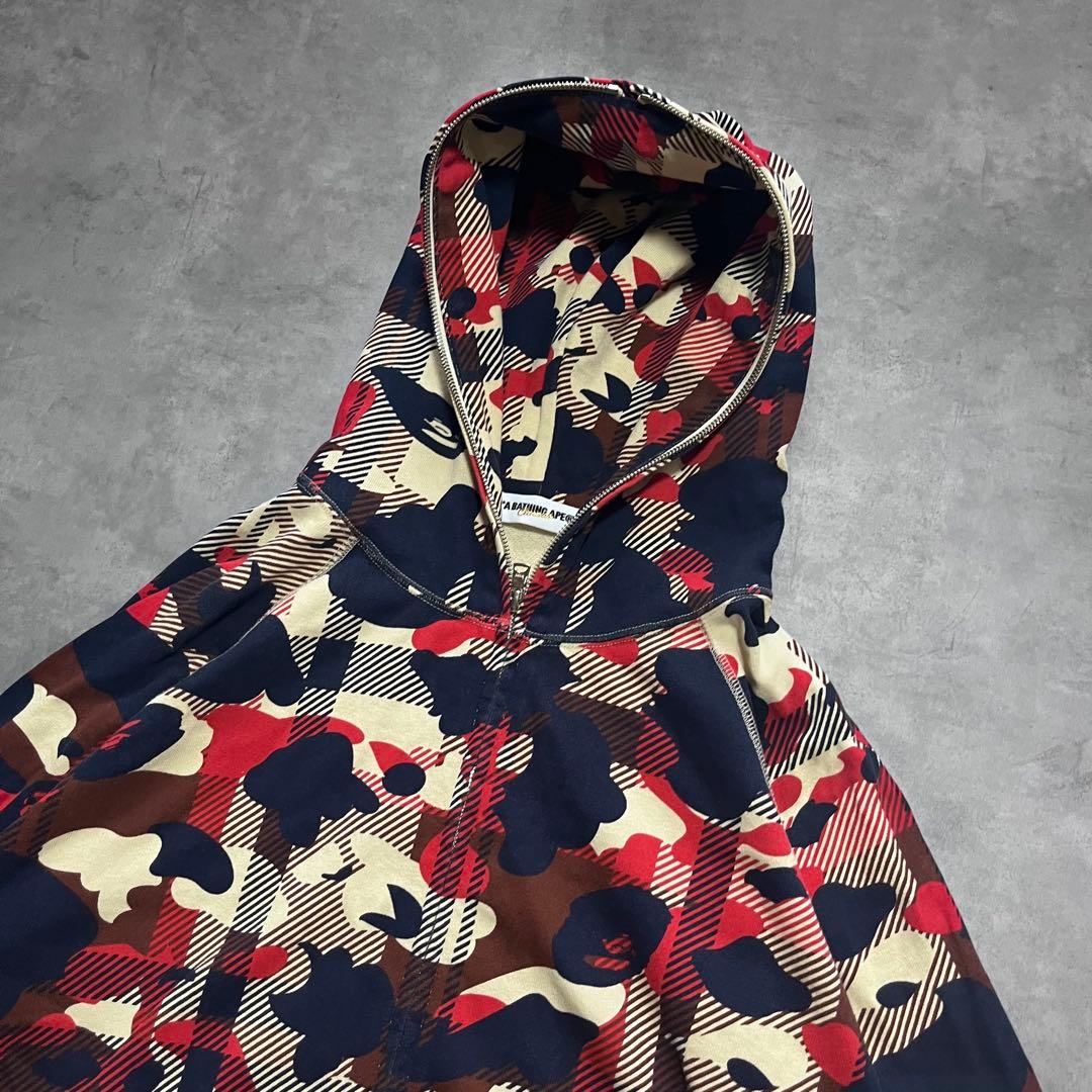 美品 アベイシングエイプ パーカー ラブジェネチェックカモ 迷彩