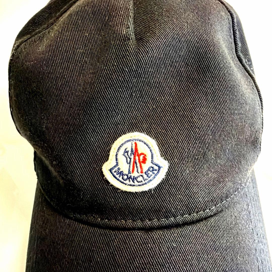 MONCLERブラック刺繍ロゴベースボールキャップ