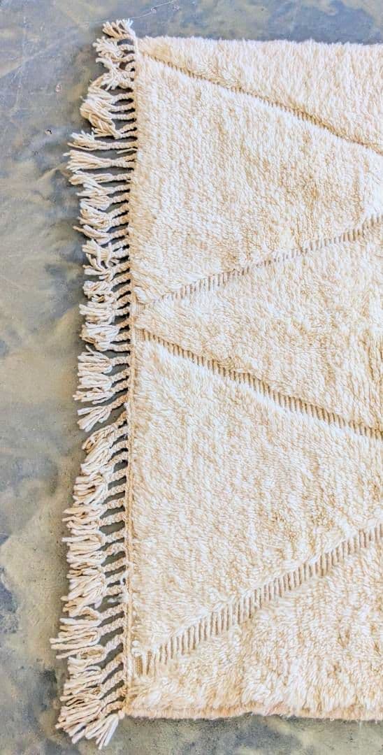 極上-モロッコホワイトベニワレン-No.15（157×238cm）