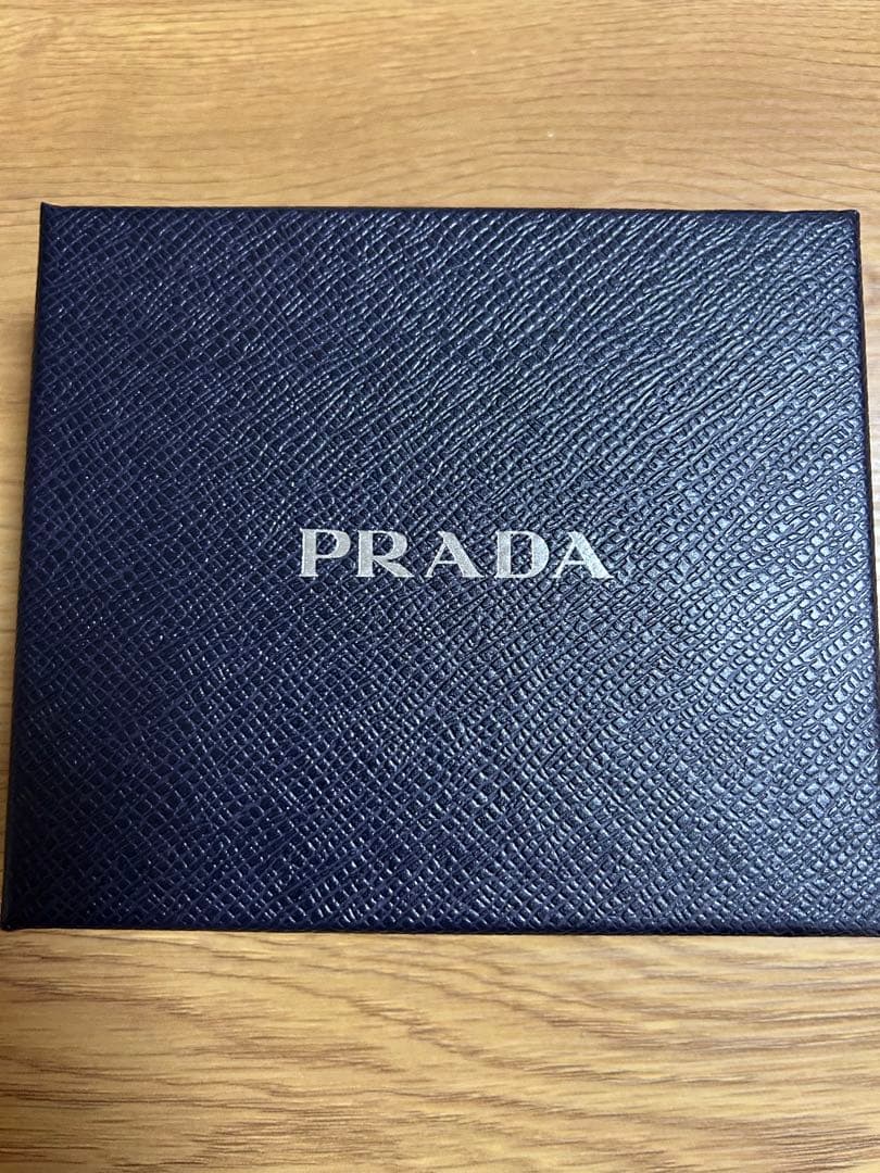 PRADA 青　ブルー　二つ折り財布