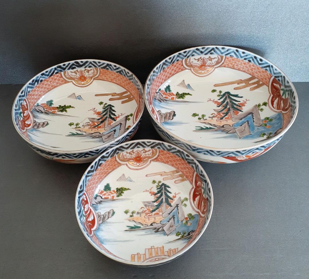 【名品】明治時代　古伊万里　金彩色絵　帆掛け舟に山水図　三重鉢　大中小　無傷！