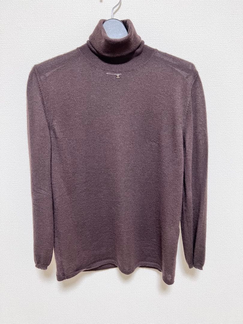 シャネル　カシミヤ　タートルネックセーター　Mサイズ