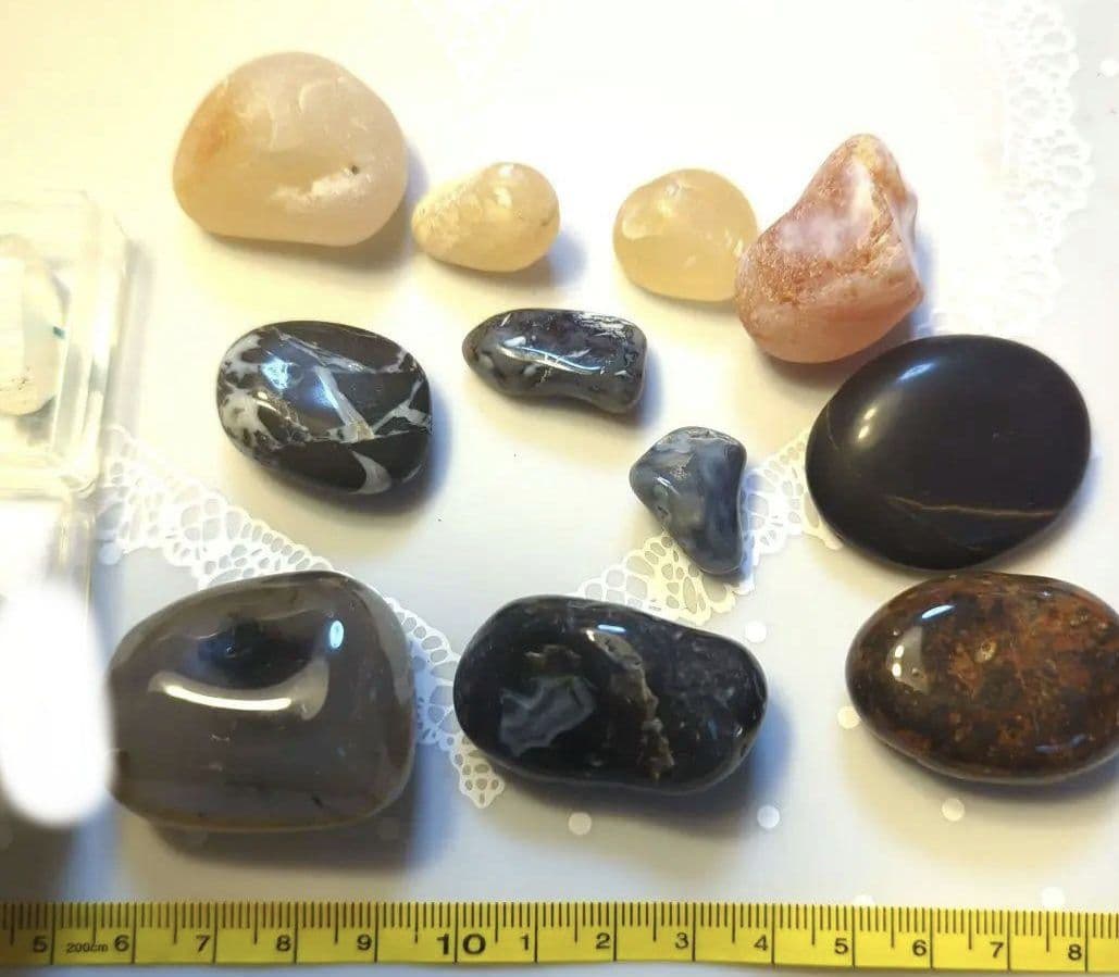 日本産　原石　砂付き水晶　白メノウ　黒メノウ　津軽小石　セット　希少