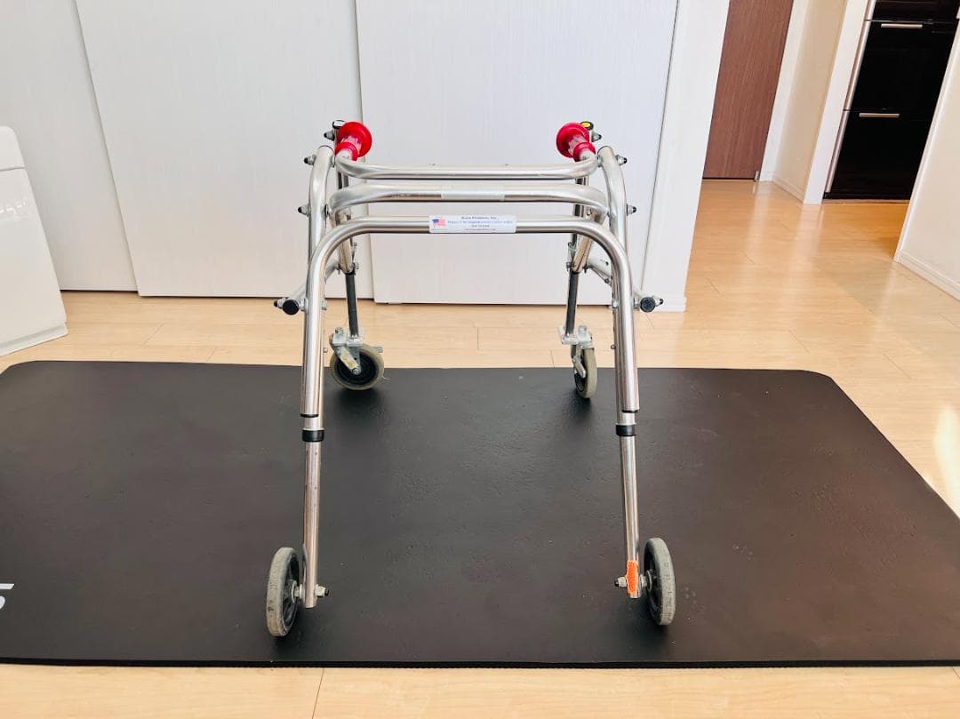 PCW 歩行器　 アルミ製歩行補助器具　ポスチャーコントロールウォーカー