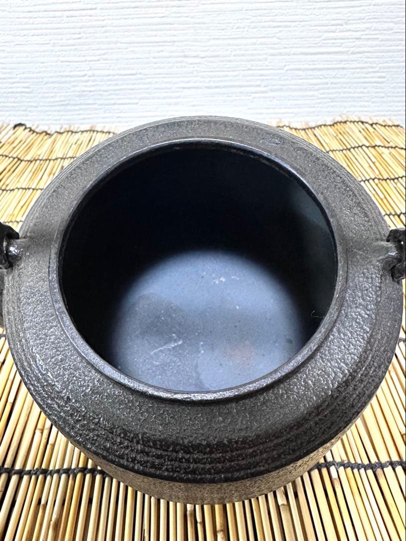 未使用品、タグ、供箱付　南部薫山工房造　面取型１０型　南部鉄瓶　南部鉄器　鉄瓶