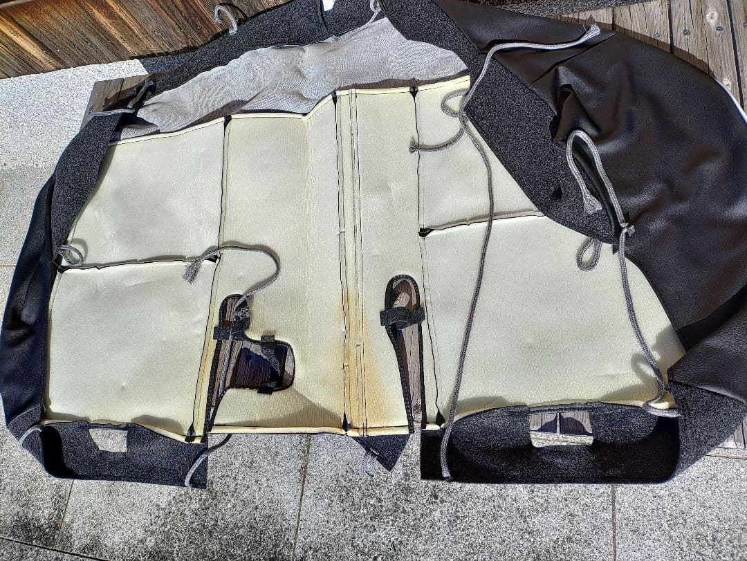 ライズ　トヨタ純正　革調シートカバー