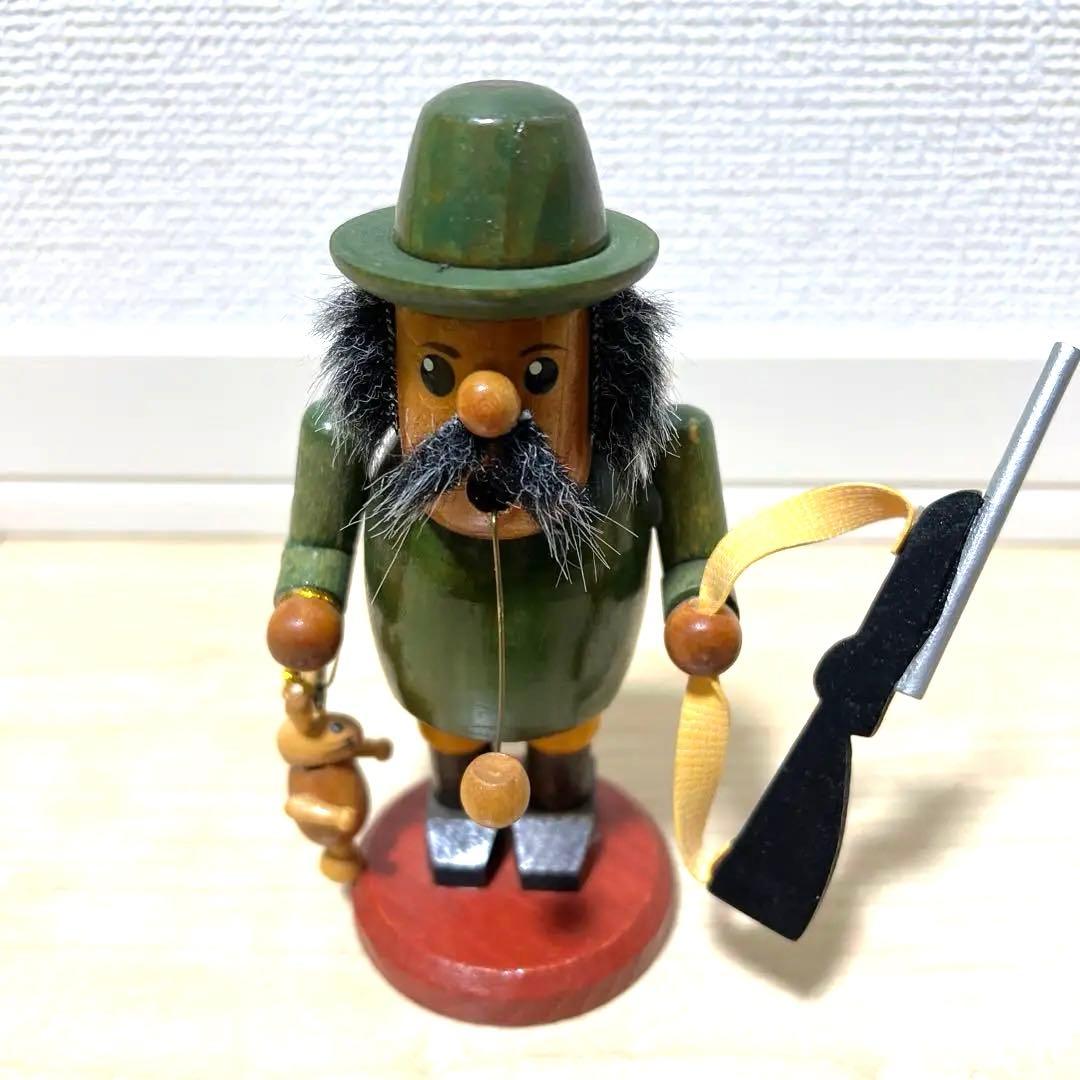 ドイツの伝統的な木工芸品　煙出し人形（スモーカー）