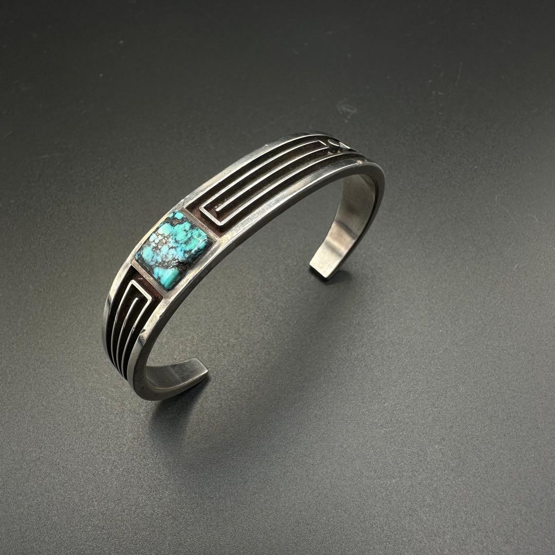 Navajo  NELLS ターコイズ付き バングル