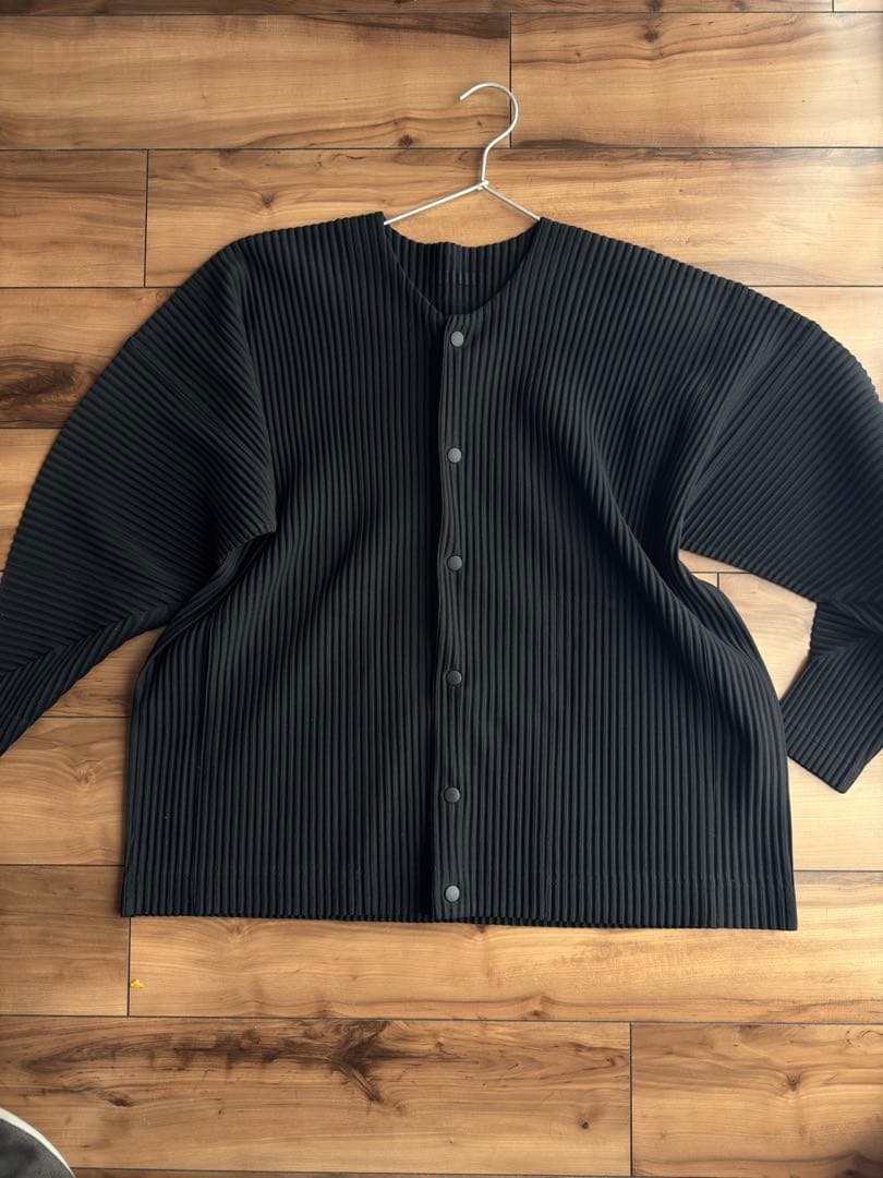 プリーツカーディガン　オムプリッセイッセイミヤケ　サイズ4 黒