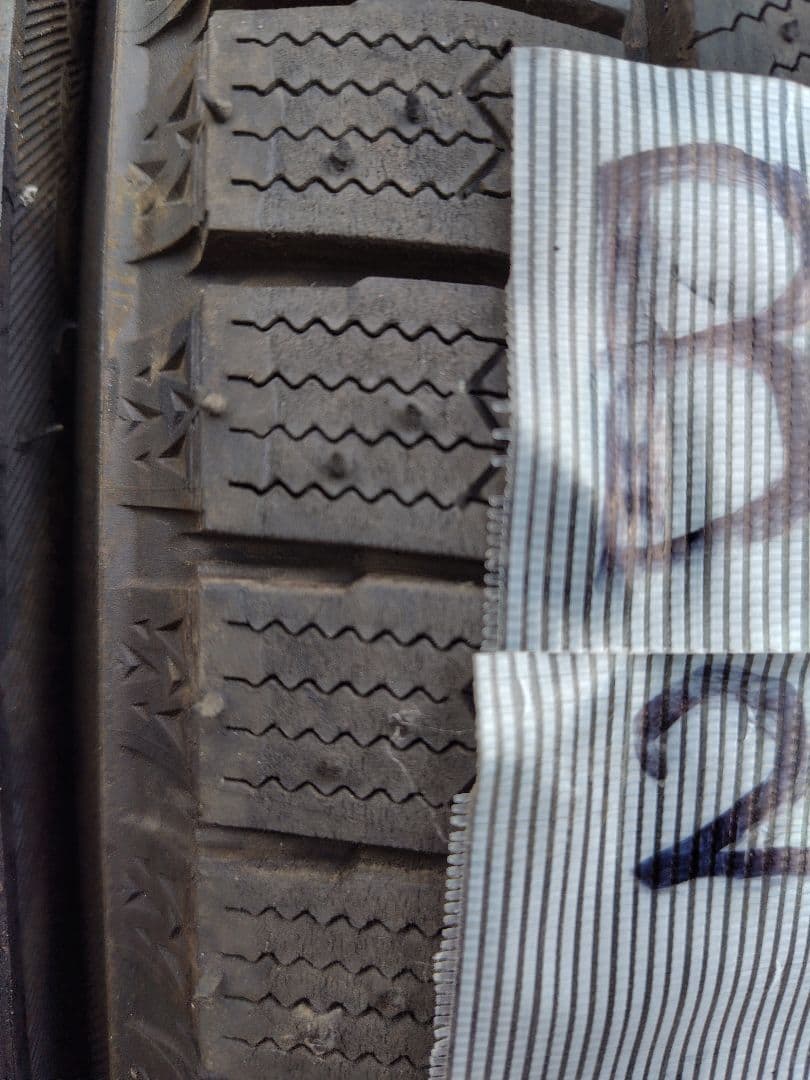 Karin、BS 、2番、イボ残 225/45R17 残り溝8.2mm