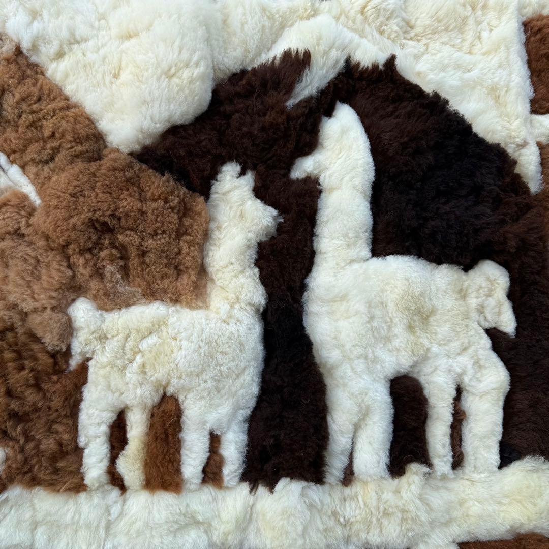 ペルーのカーペット　ラグ　タペストリー