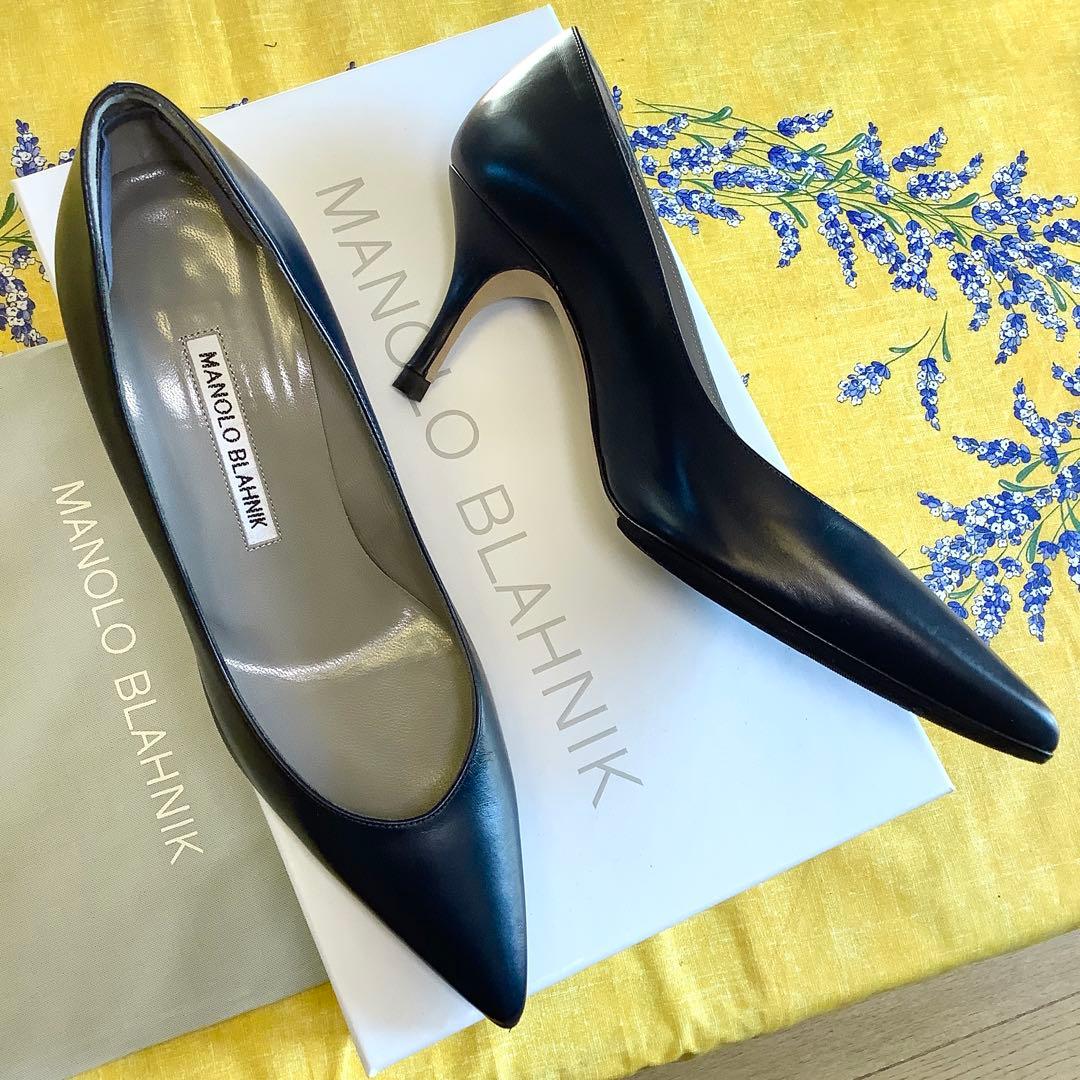 新品同様! マノロブラニク 定番キエッタ 極上ネイビー スムースカーフ23㎝