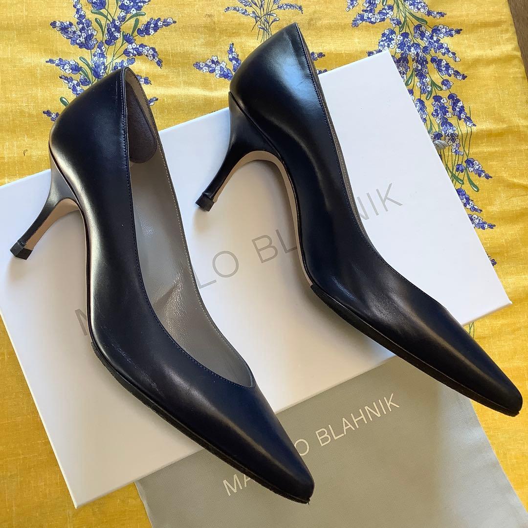 新品同様! マノロブラニク 定番キエッタ 極上ネイビー スムースカーフ23㎝