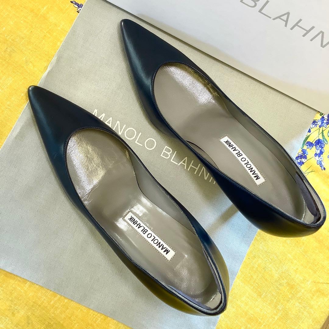 新品同様! マノロブラニク 定番キエッタ 極上ネイビー スムースカーフ23㎝