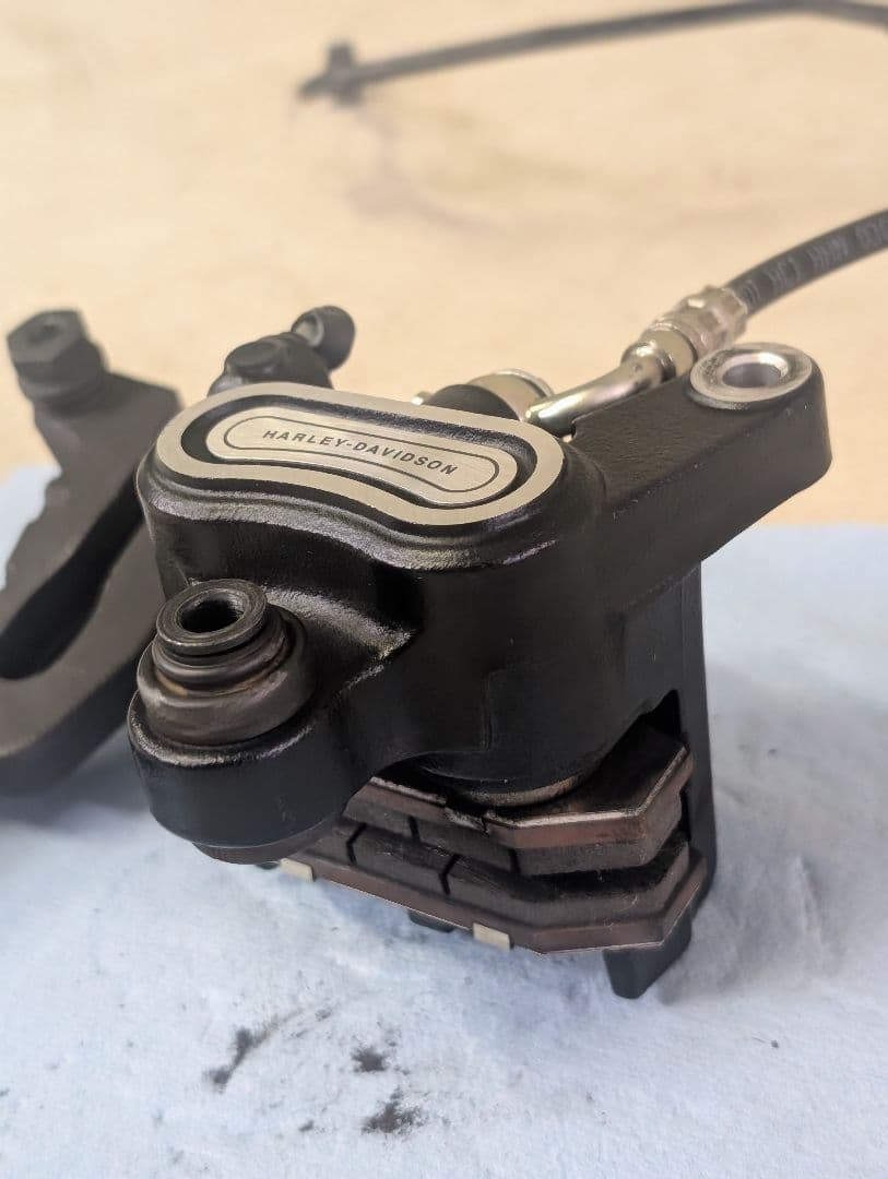 ハーレー　FXBＲ ブレーキキャリパー　リア用