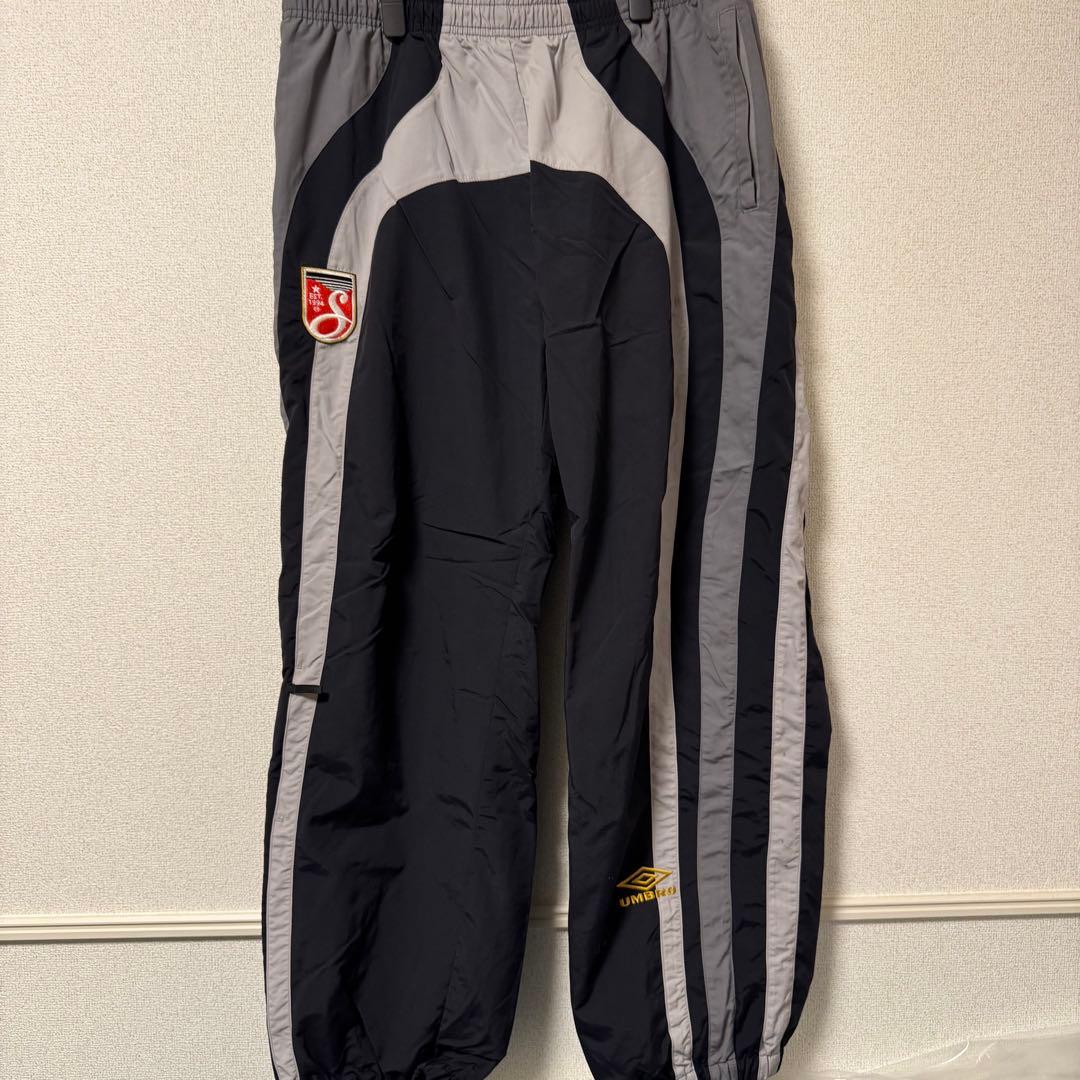 Supreme × UMBRO　23SS　ナイロントラックパンツ　刺繍ワッペン