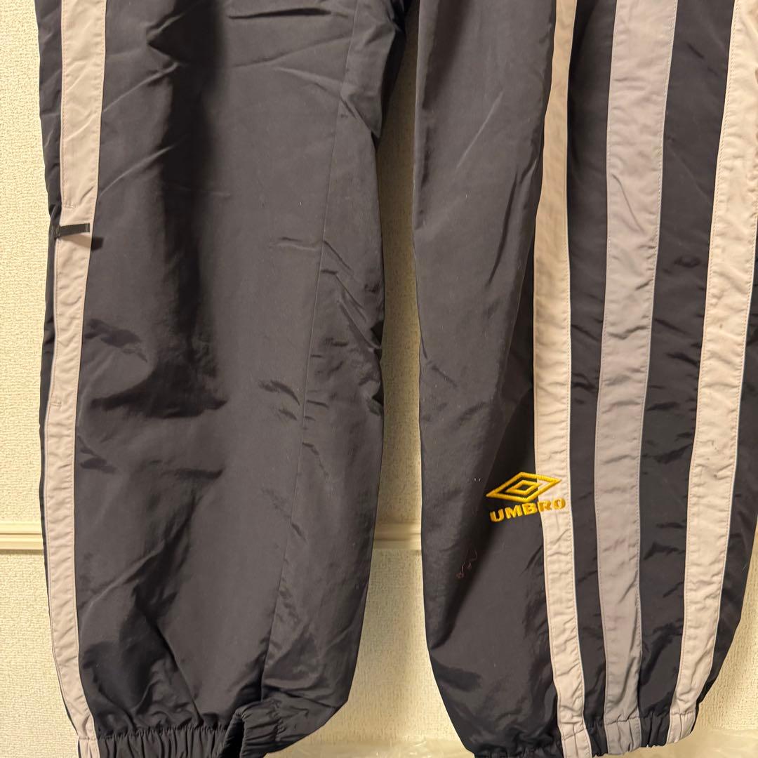 Supreme × UMBRO　23SS　ナイロントラックパンツ　刺繍ワッペン