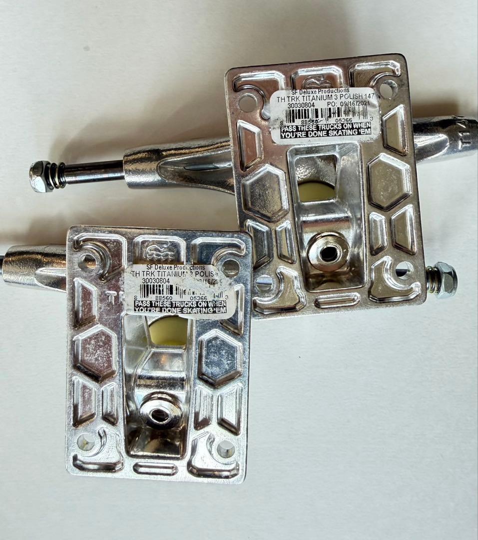 THUNDER チタニウムトラック147 HI