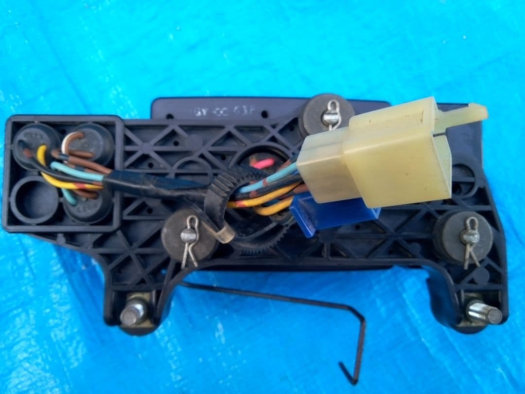 YAMAHA　TT250R デジタルスピードメーター km/h 表示