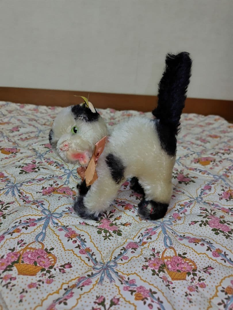 シュタイフ　Gussy Cat オープンマウス