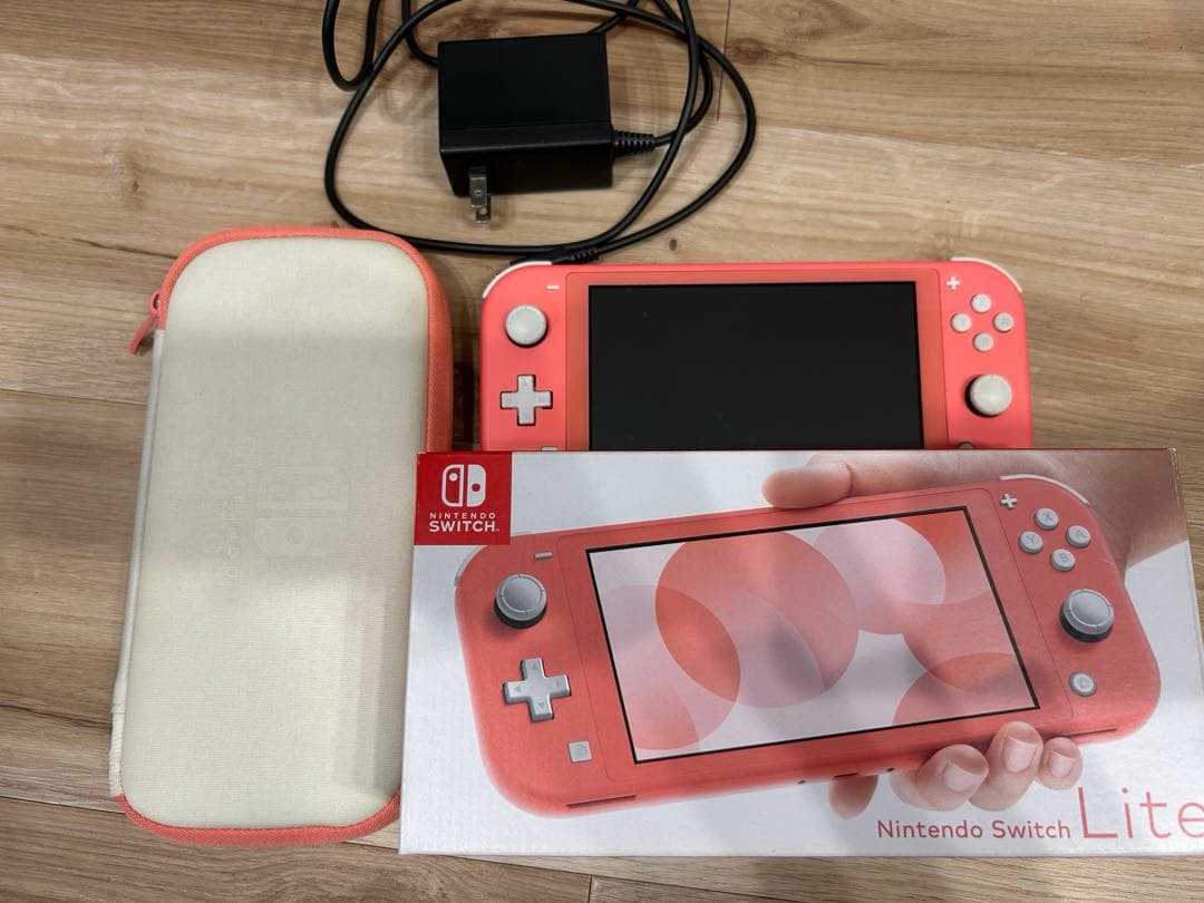 【純正ケース付】Nintendo Switch Lite コーラル ピンク