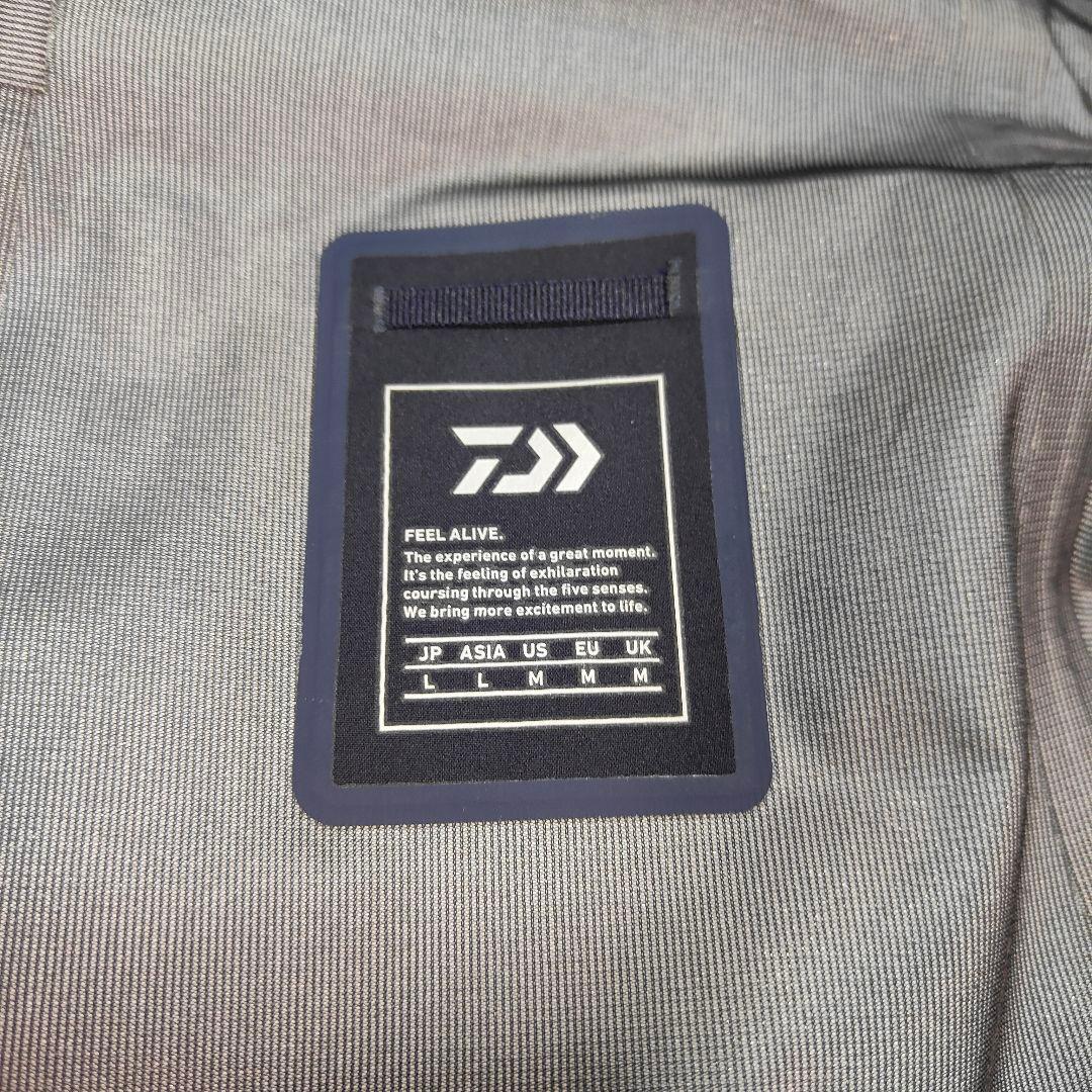 新品✨24年✨携帯袋✨ダイワライフスタイル ライトシェルパーカ L