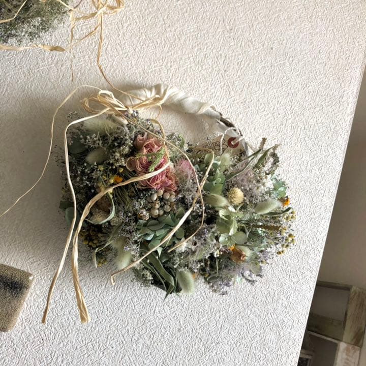 花々の可憐リース