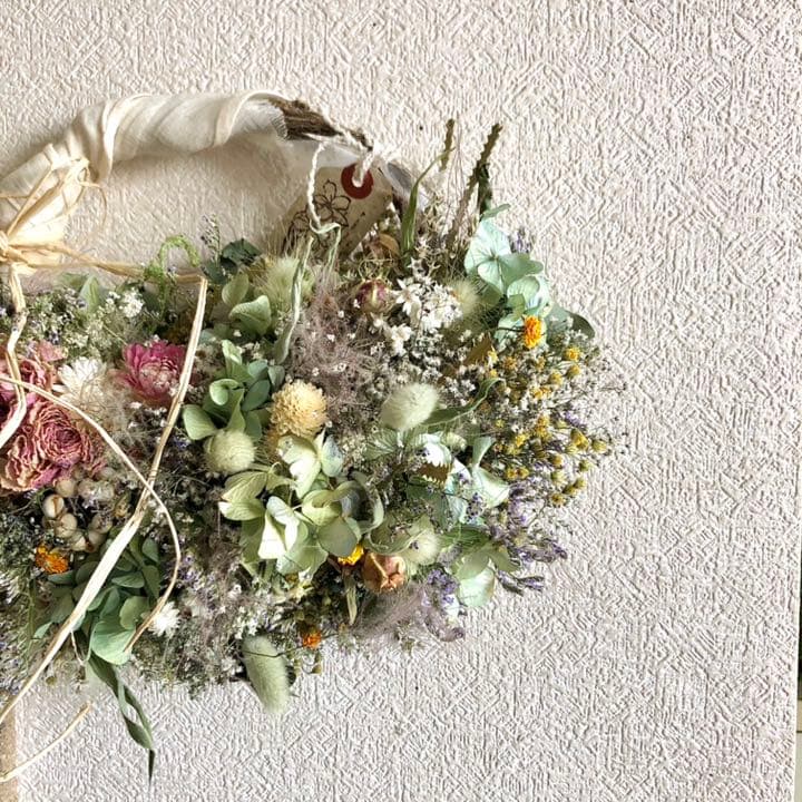 花々の可憐リース