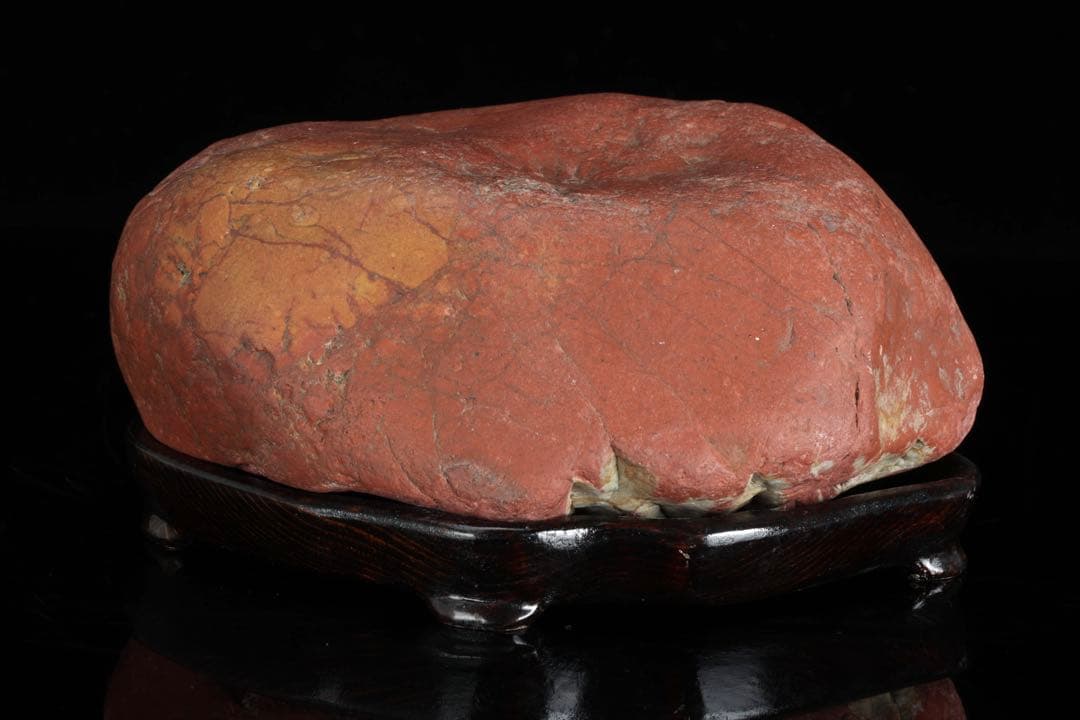 小矢部川石 赤石 1.9kg 台座付 鑑賞石 水石 自然石 景石 盆景 盆石