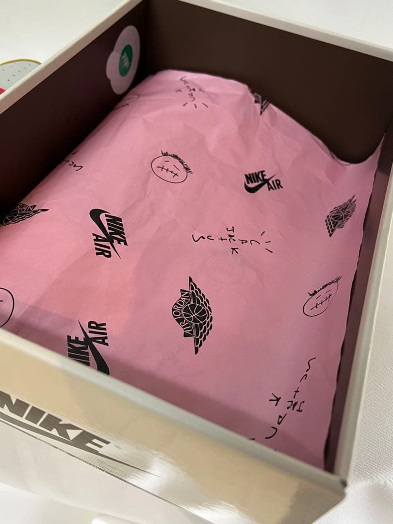 NIKE DZ4173-700 トラヴィス スコット カナリー 26.0㎝