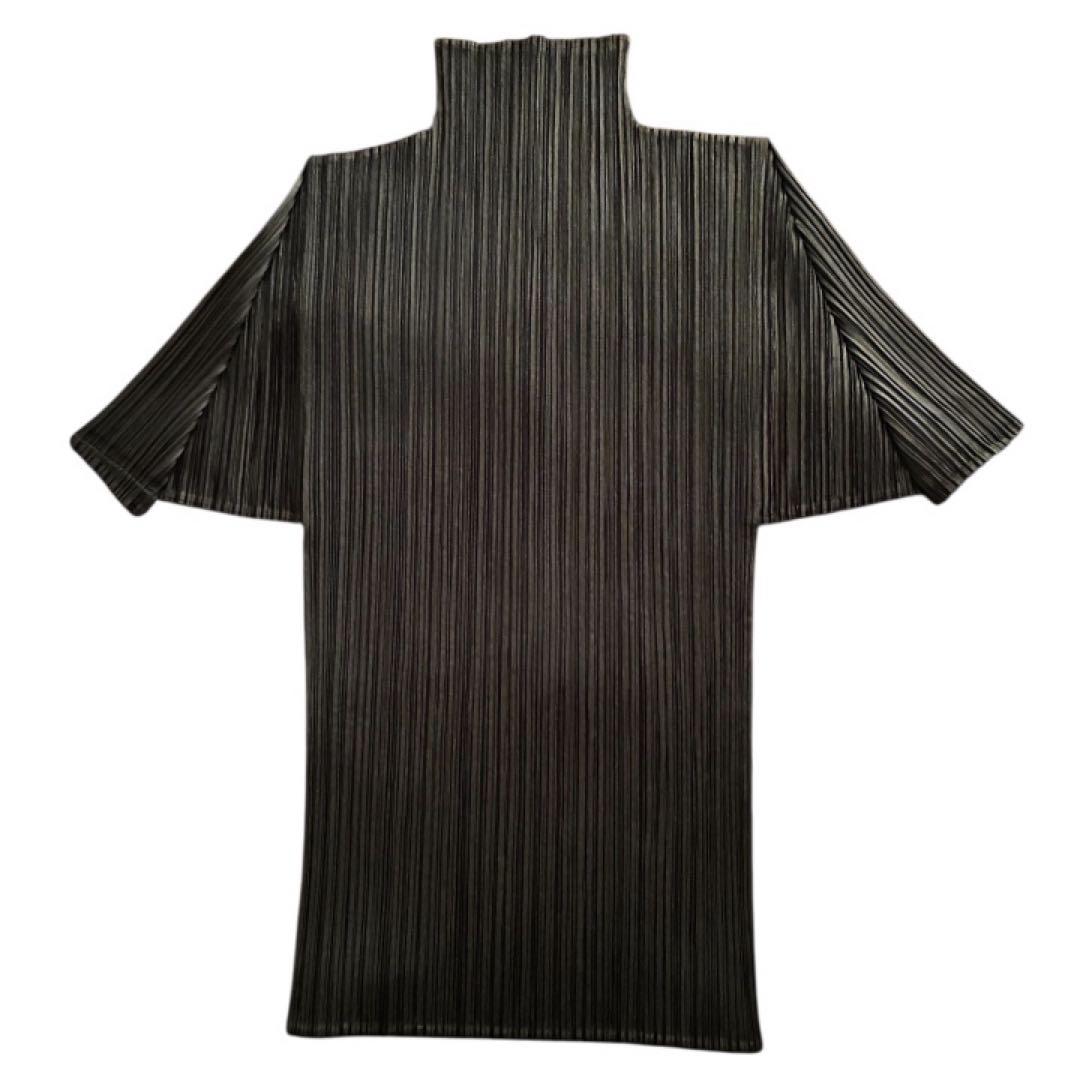 くみ様 新品級✨プリーツプリーズ 半袖 ハイネック トップス 黒イッセイミヤケ