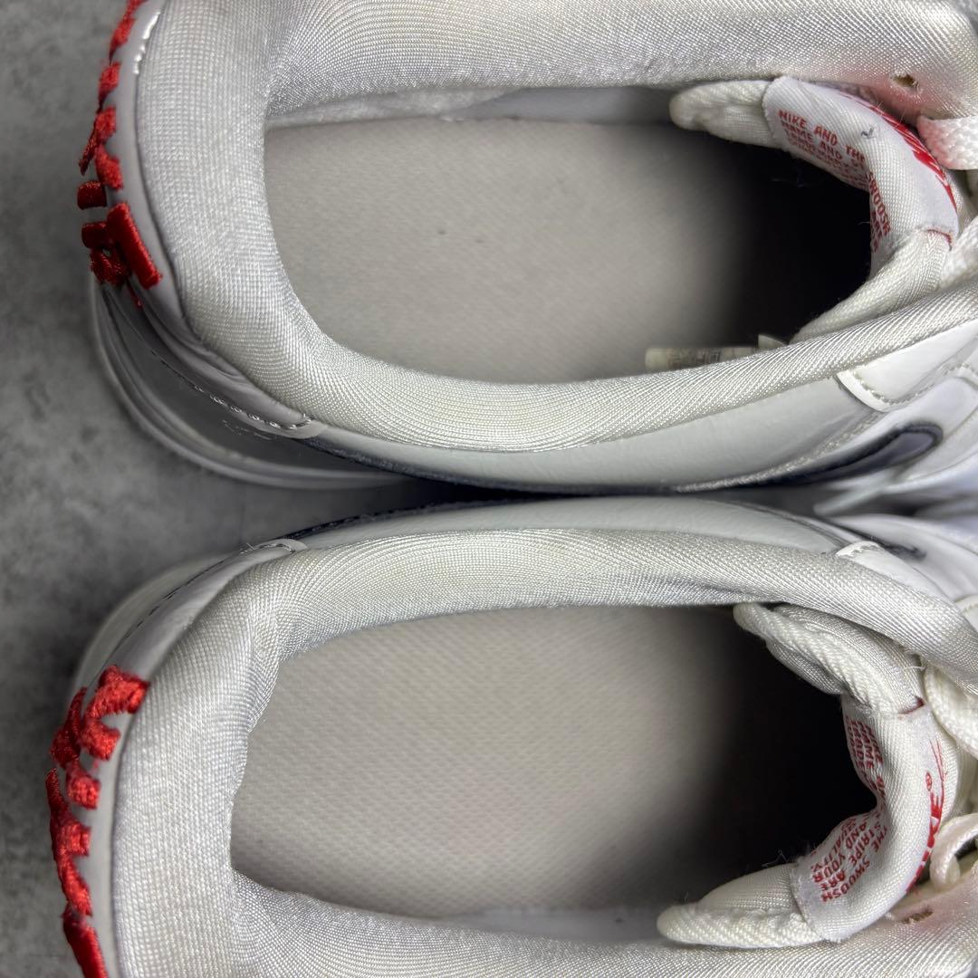 希少NIKE AIR FORCE 1 ’07 27.5 刺繍赤ロゴ ゴールド金具